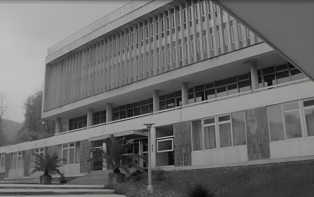 Zakład Przyrodoleczniczy w Szczawnicy przy ul. Zdrojowej w latach 80. XX w. 