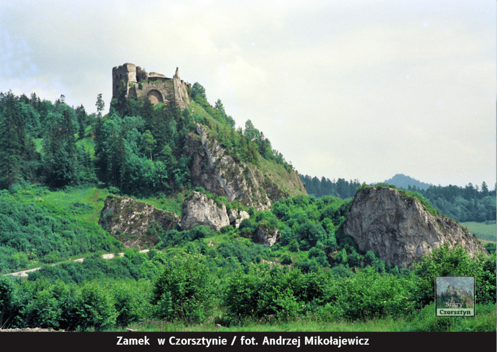 Zamek w Czorsztynie w latach 90. XX wieku przed zalaniem Doliny Dunajca