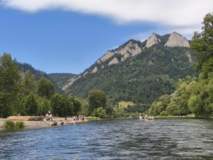 Dunacjec, baza flisaków w Sromowcach, Tzry korony w tle